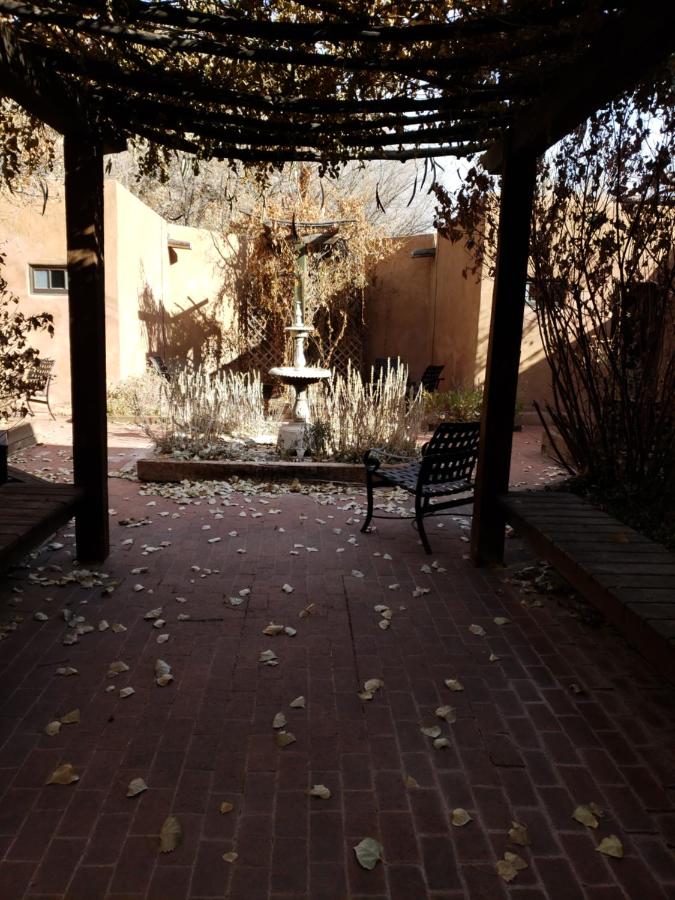 | Abiquiu Inn
