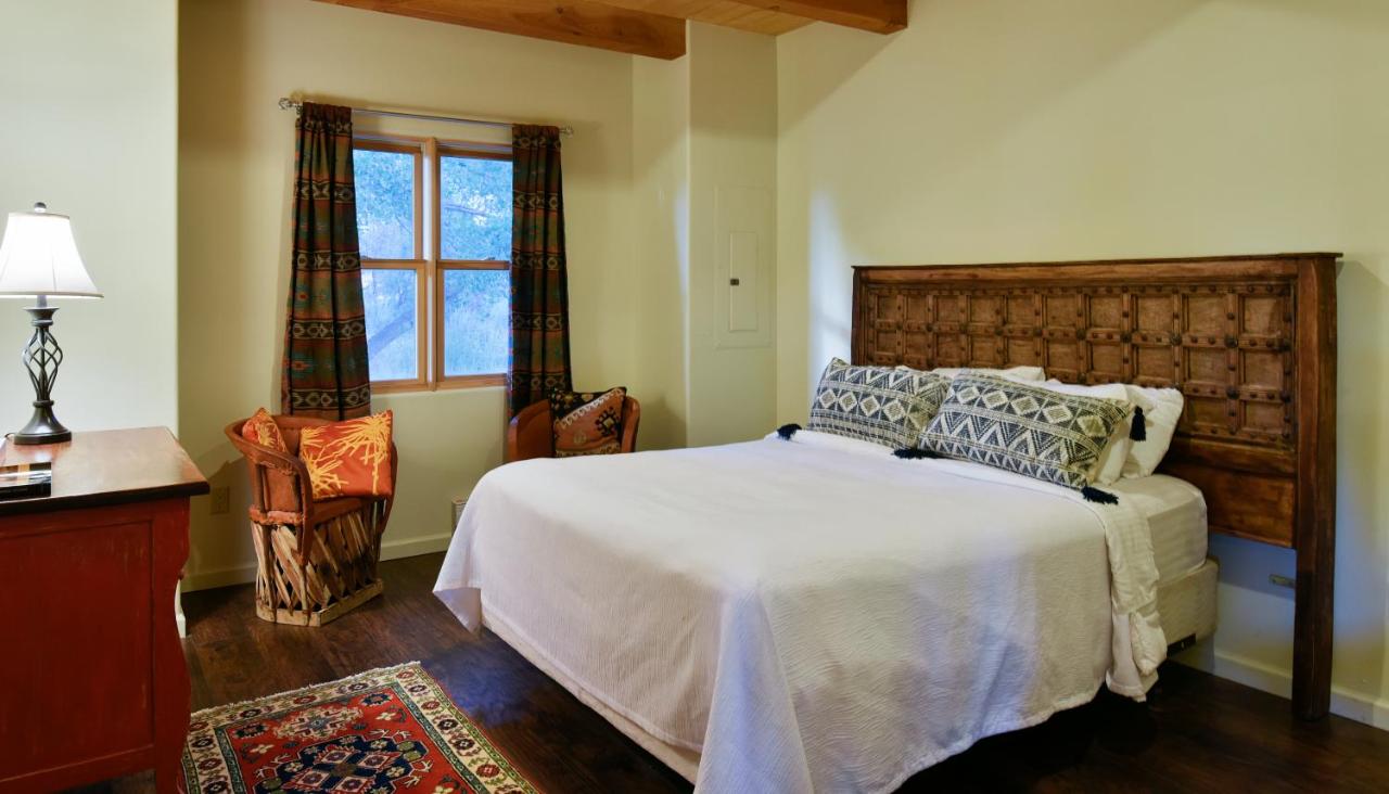 | Abiquiu Inn