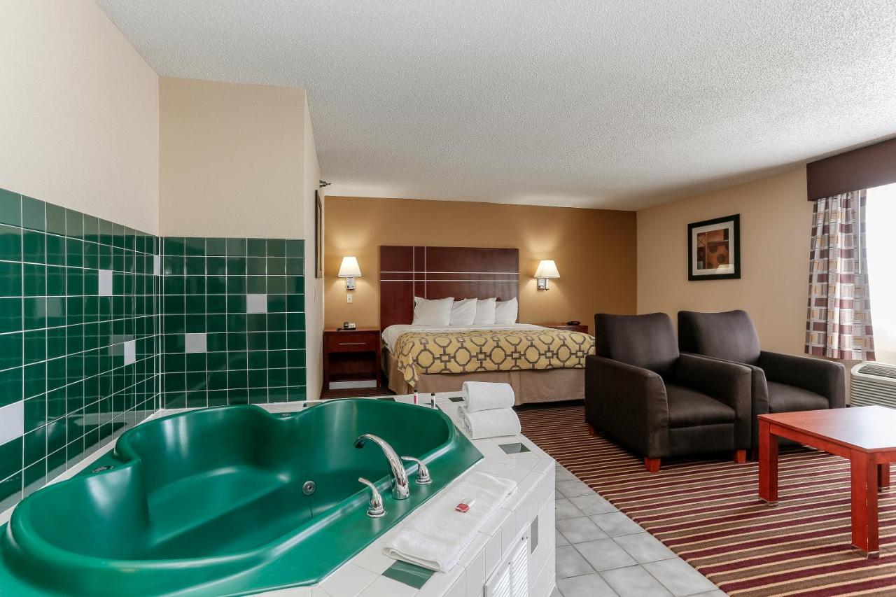 King Studio Suite - Non-Smoking at Baymont by Wyndham Bowling Green