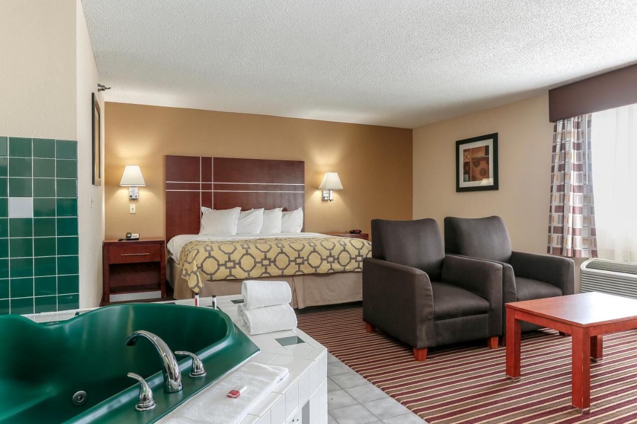 King Studio Suite - Non-Smoking at Baymont by Wyndham Bowling Green