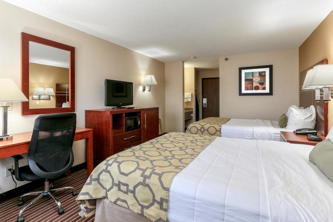 Deluxe Room with Two Queen Beds - Non-Smoking at Baymont by Wyndham Bowling Green