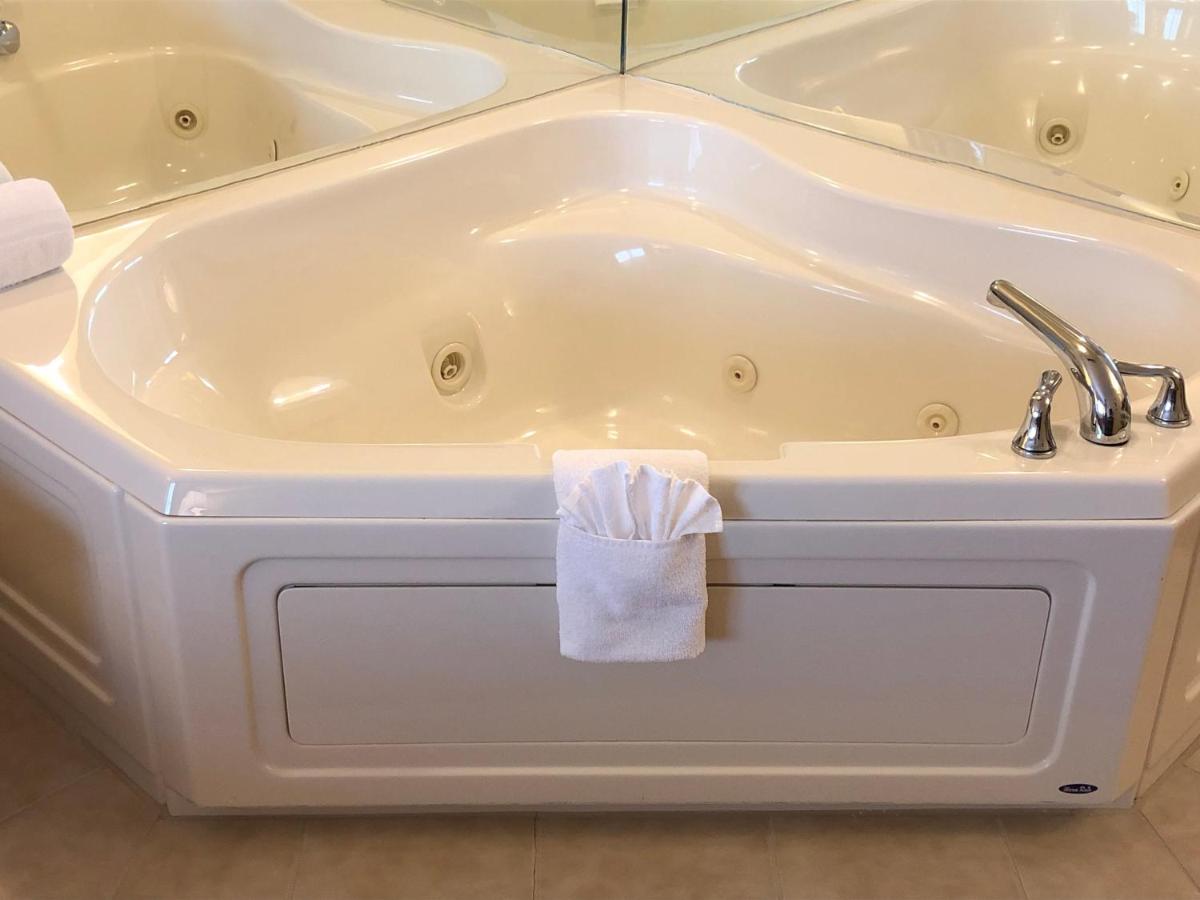 Deluxe King Room - Non-Smoking at AmericInn by Wyndham Iron Mountain