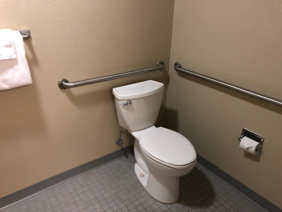 King Room - Disability Access/Non-Smoking at Days Inn by Wyndham Iron Mountain