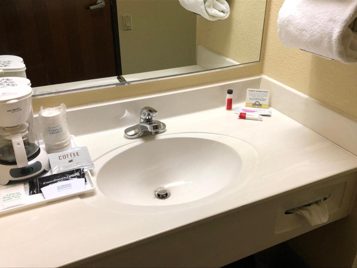 Queen Room - Disability Access/Non-Smoking at Days Inn by Wyndham Iron Mountain