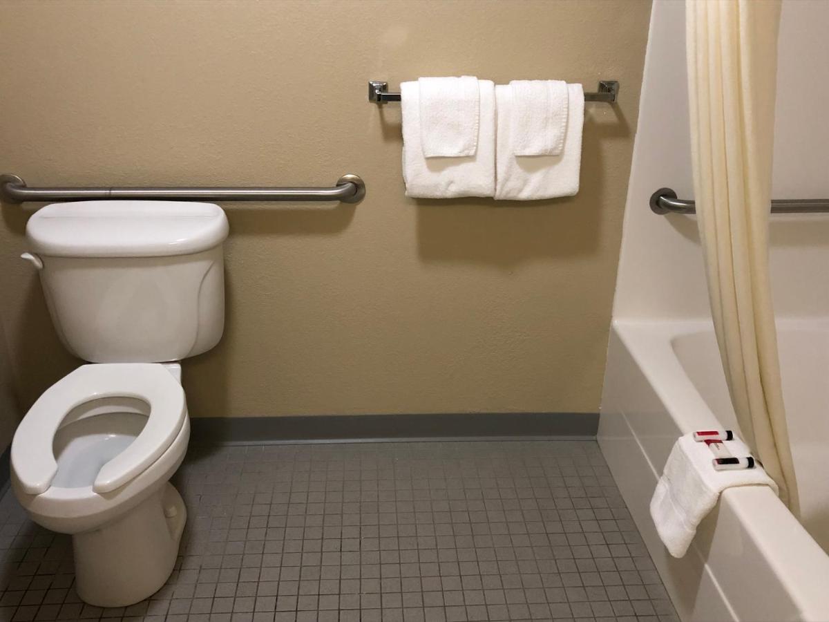 Queen Room - Disability Access/Non-Smoking at Days Inn by Wyndham Iron Mountain