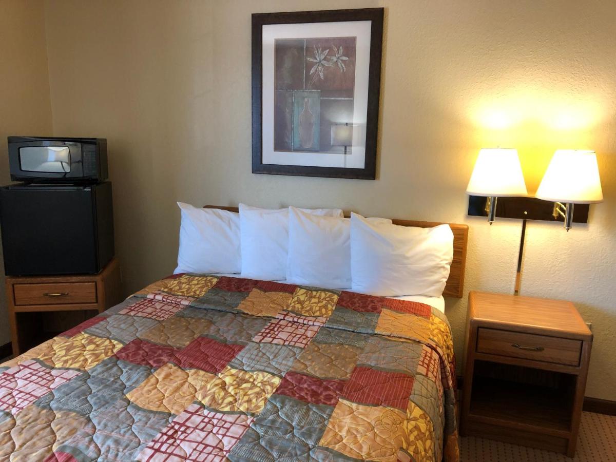Triple Studio Suite - Non-Smoking at Days Inn by Wyndham Iron Mountain