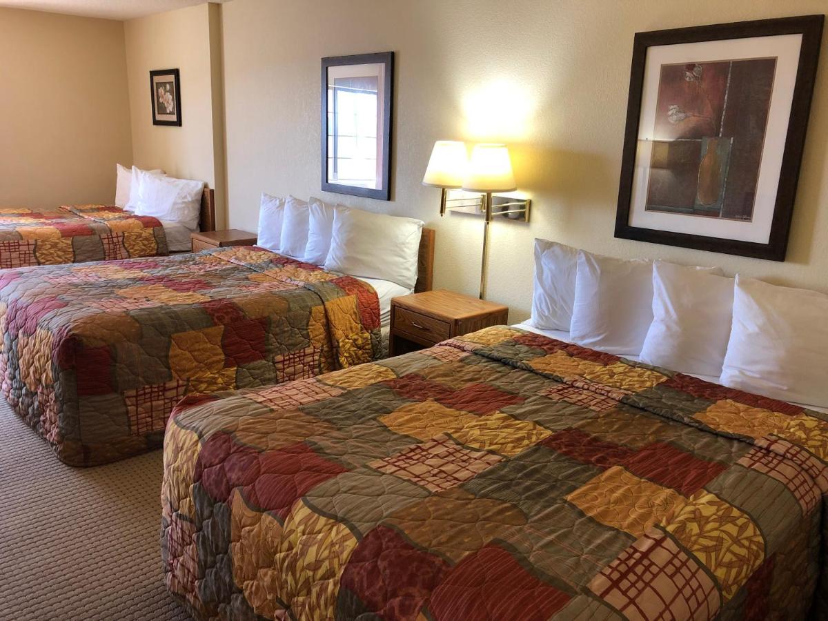 Studio Suite with One Double and Two Queen Beds - Non-Smoking at Days Inn by Wyndham Iron Mountain