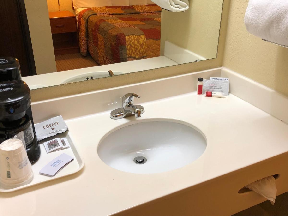 King Room - Non-Smoking at Days Inn by Wyndham Iron Mountain