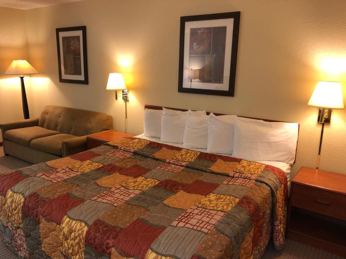 King Room - Non-Smoking at Days Inn by Wyndham Iron Mountain