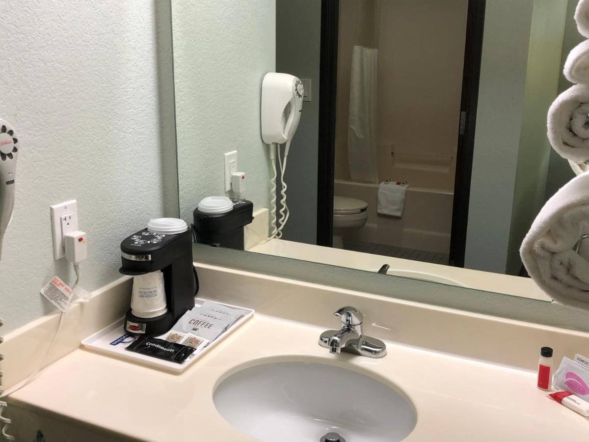 Deluxe King Room - Non-Smoking at Days Inn by Wyndham Iron Mountain