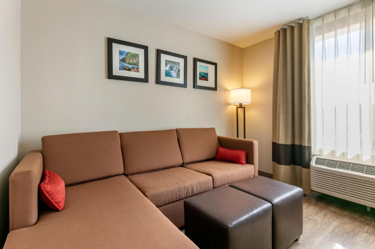 King Suite - Non-Smoking at Comfort Inn & Suites Van Buren - Fort Smith
