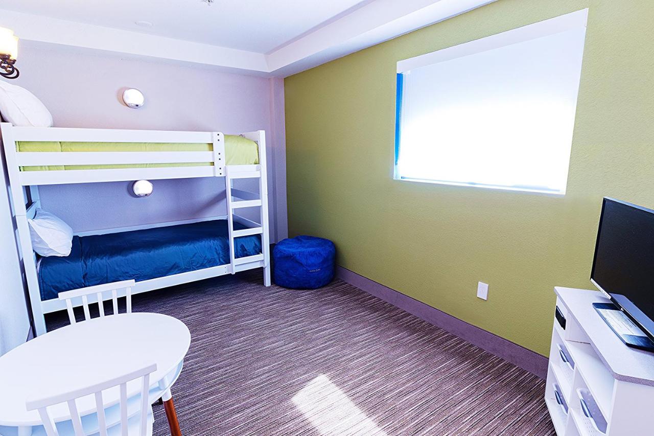 | Holiday Inn Express Hotel & Suites Crestview South I-10, an IHG Hotel