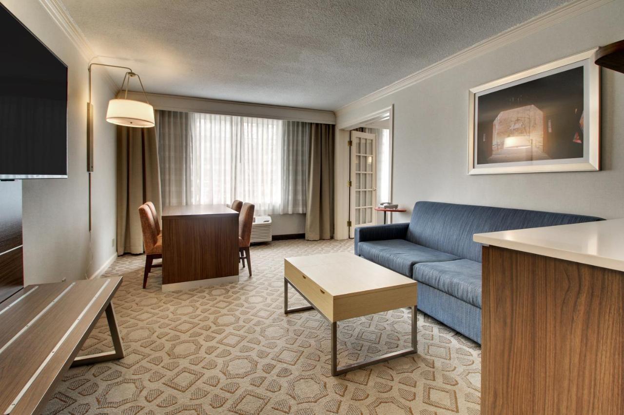 King Suite with Spa Bath at Holiday Inn Express Poughkeepsie by IHG