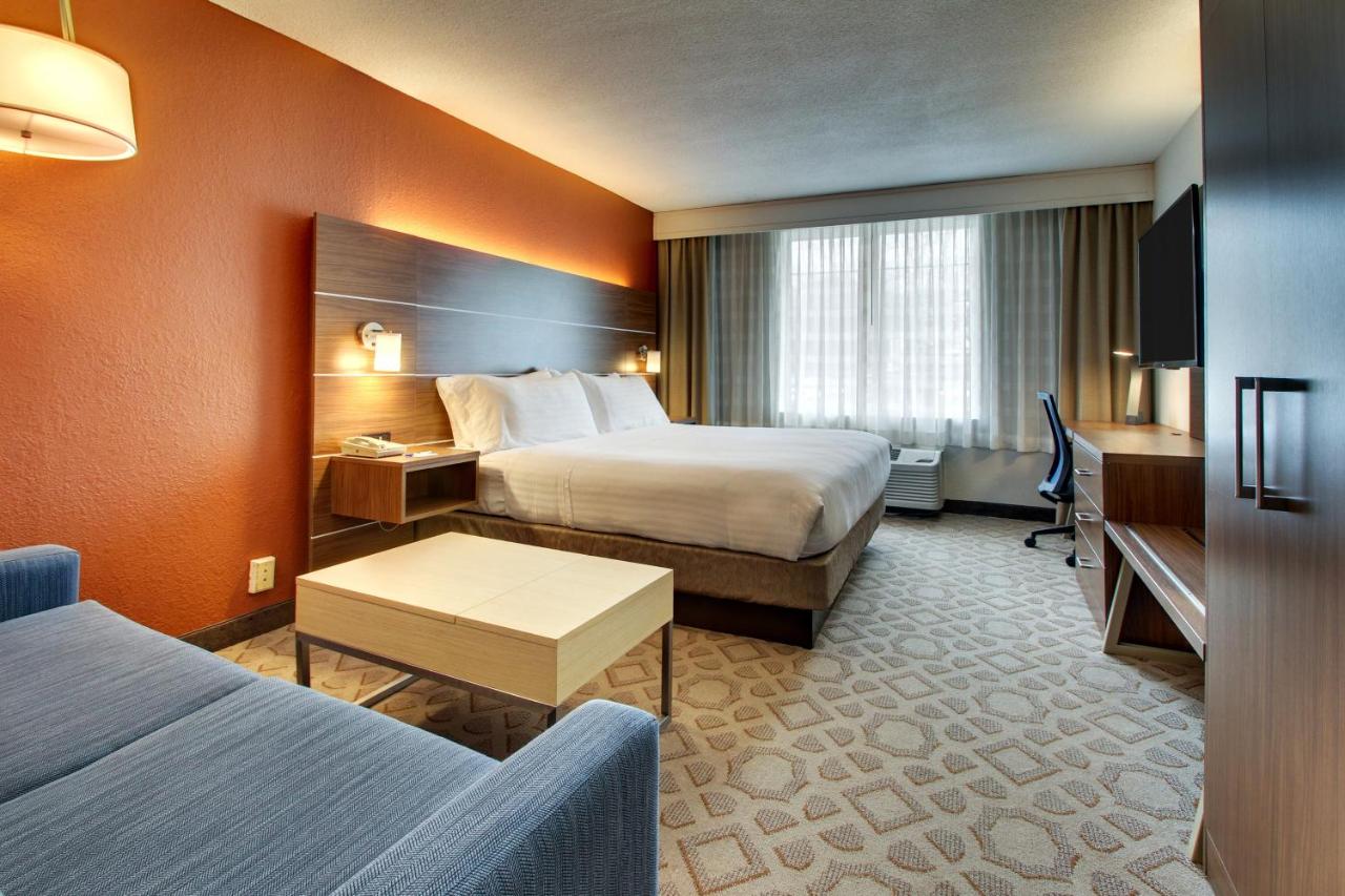 King Room with Sofa Bed at Holiday Inn Express Poughkeepsie by IHG