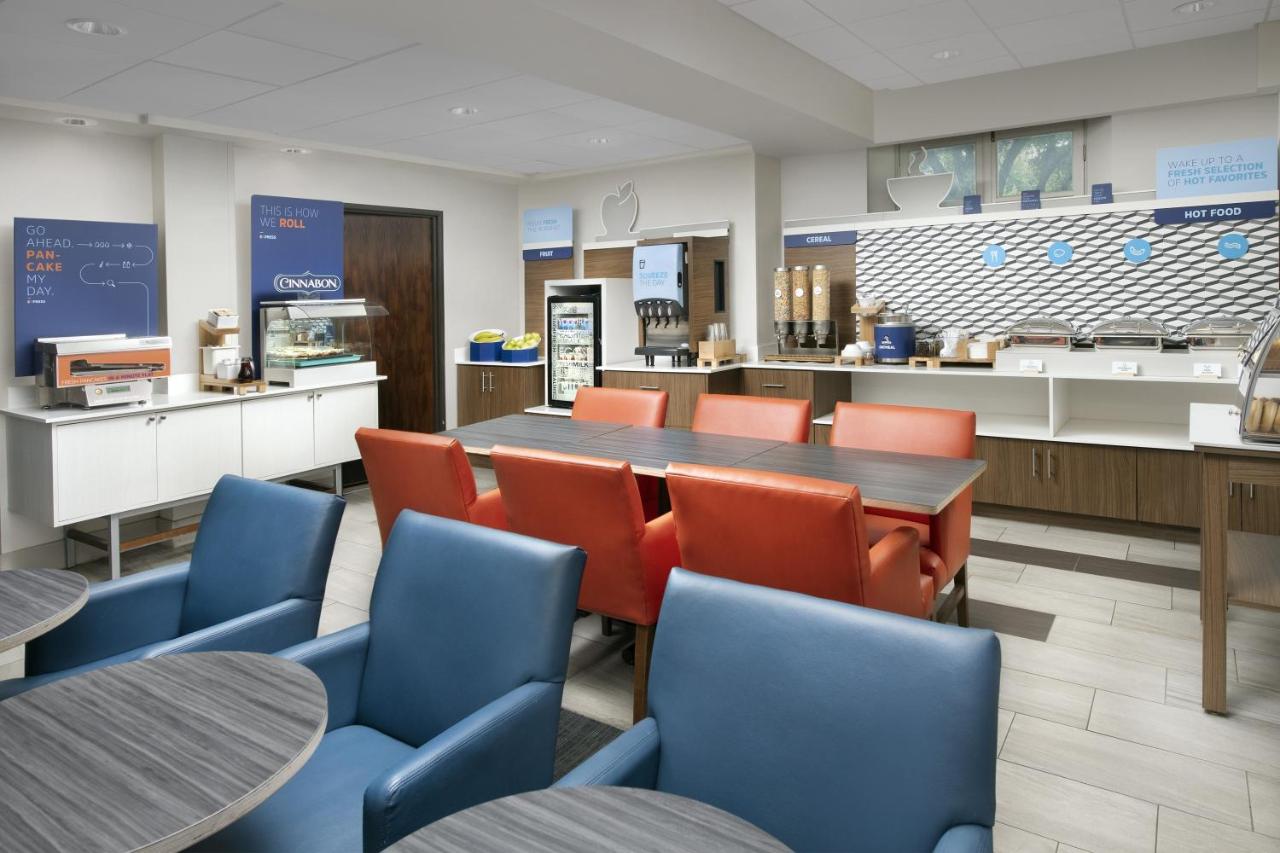 | Holiday Inn Express San Antonio North Riverwalk Area, an IHG Hotel