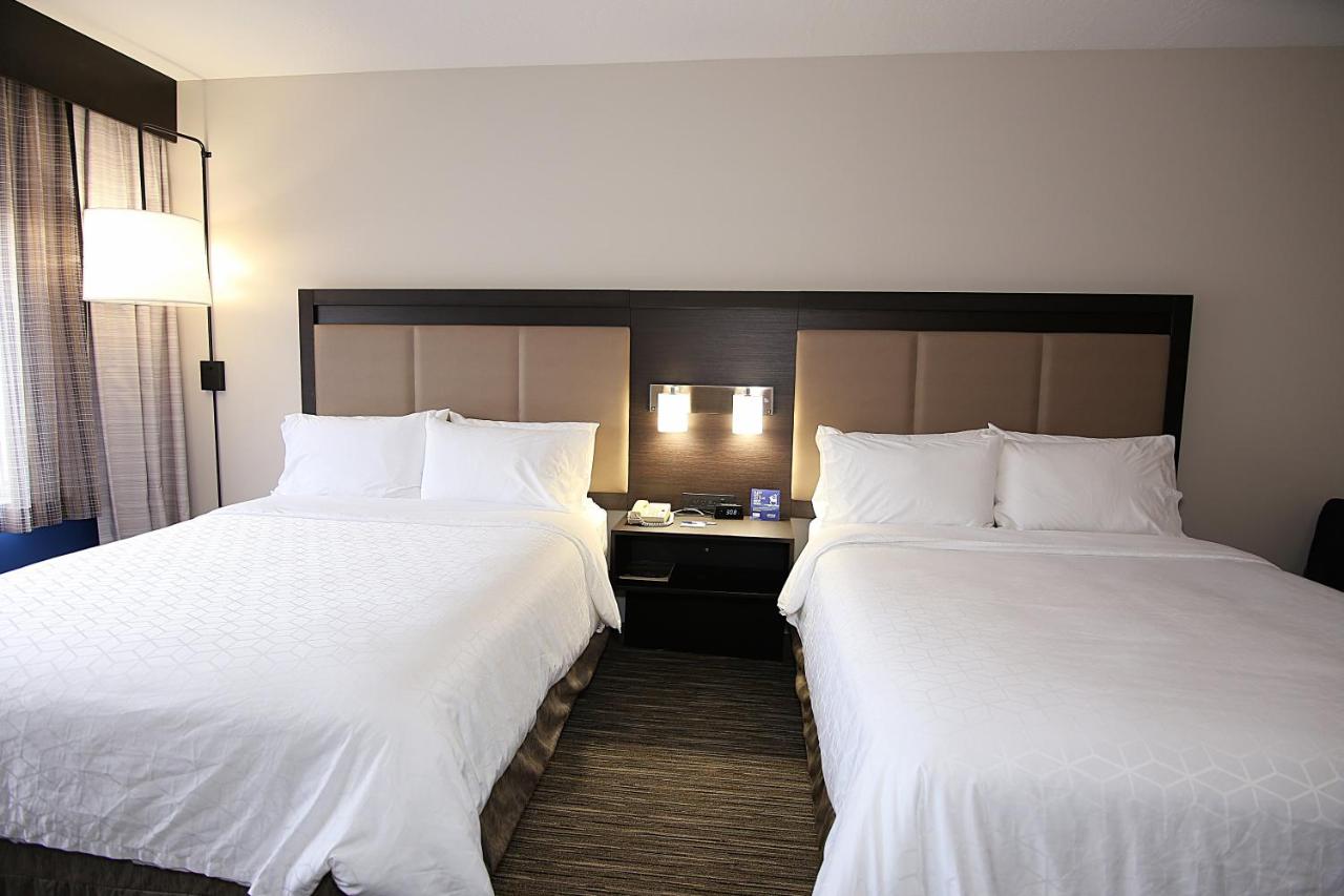 Queen Room with Two Queen Beds - Mobility Access/Non-Smoking at Holiday Inn Express & Suites Ashland by IHG