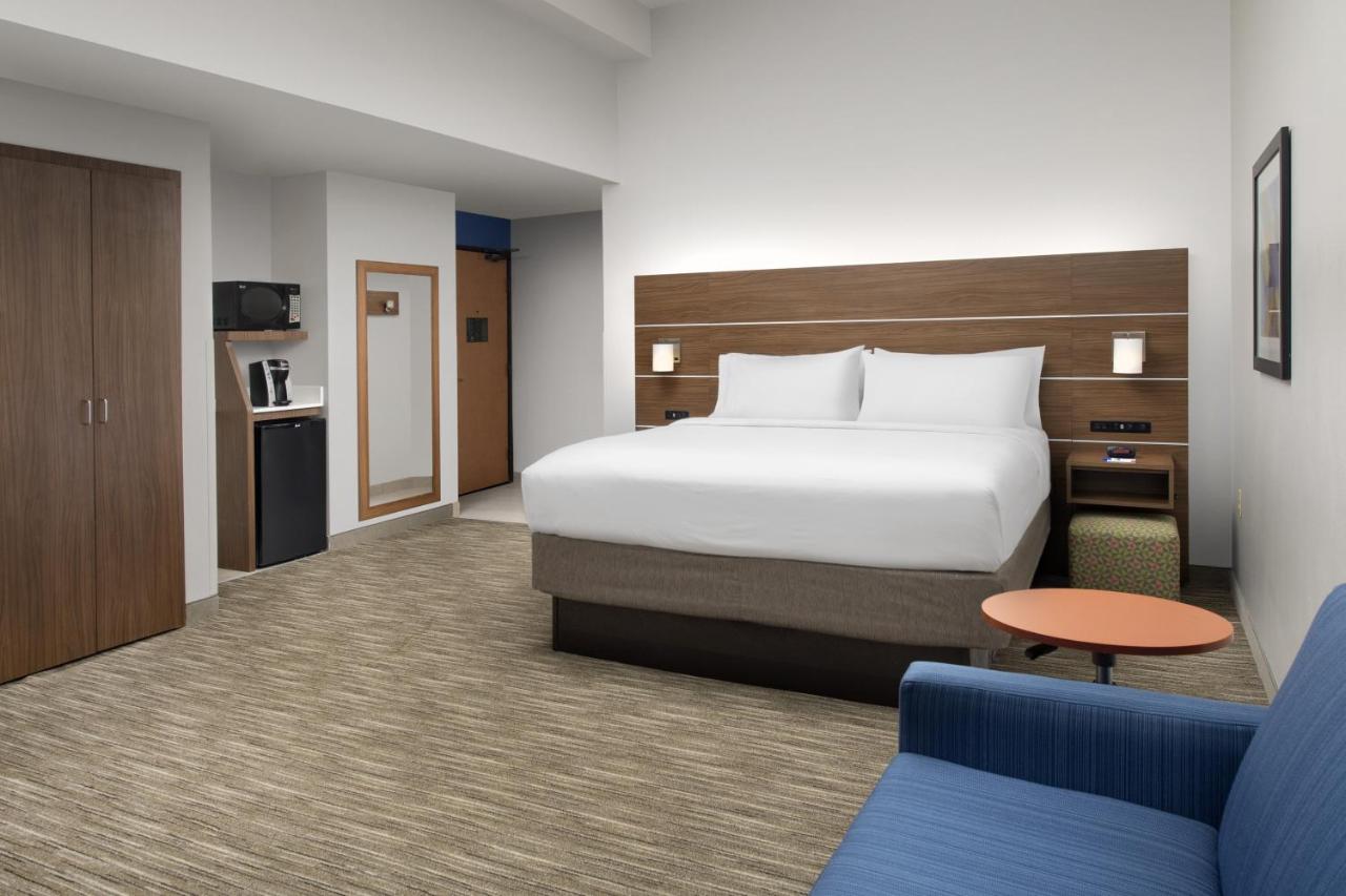 | Holiday Inn Express San Antonio North Riverwalk Area, an IHG Hotel