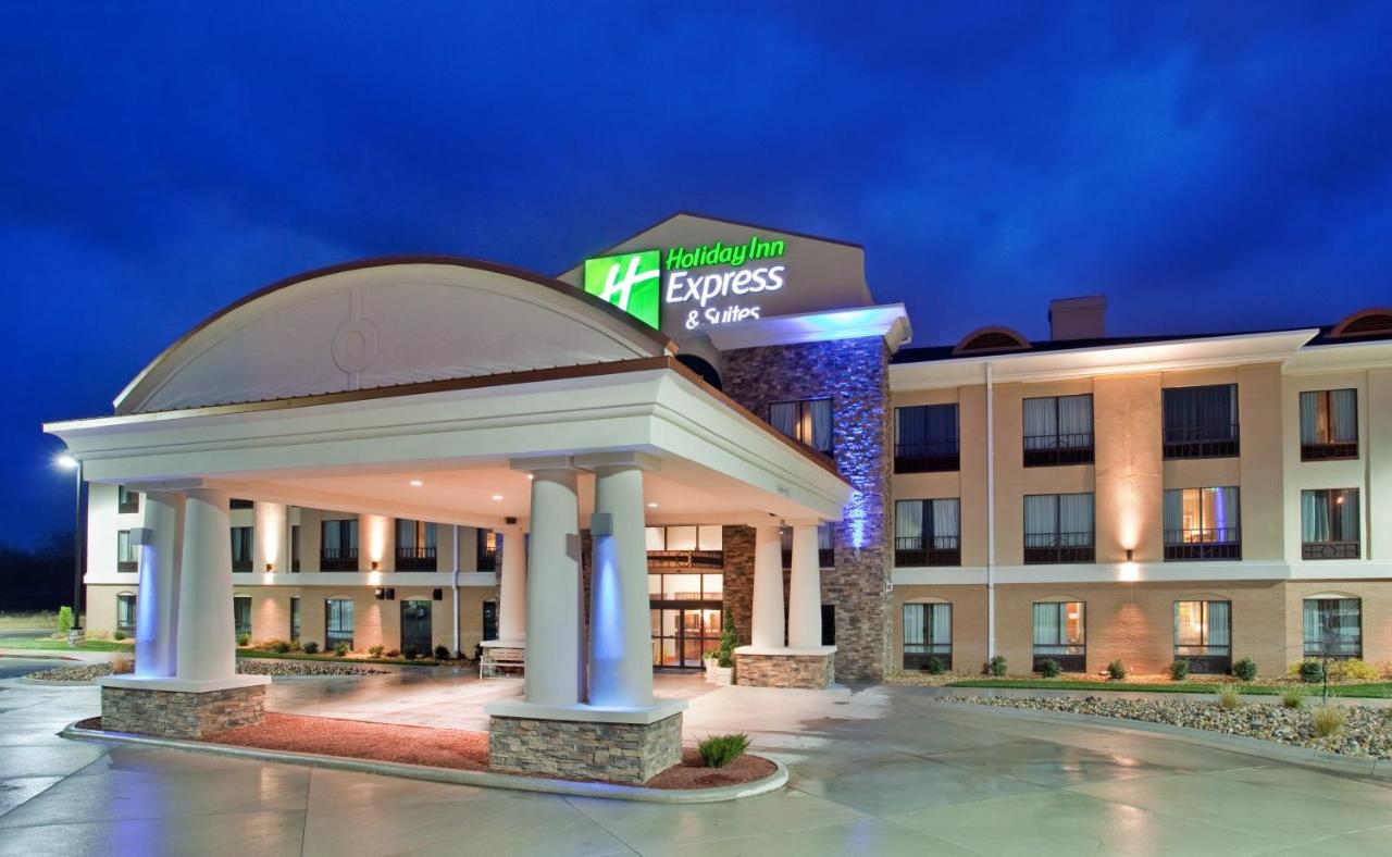  | Holiday Inn Express Hotel & Suites St. Robert