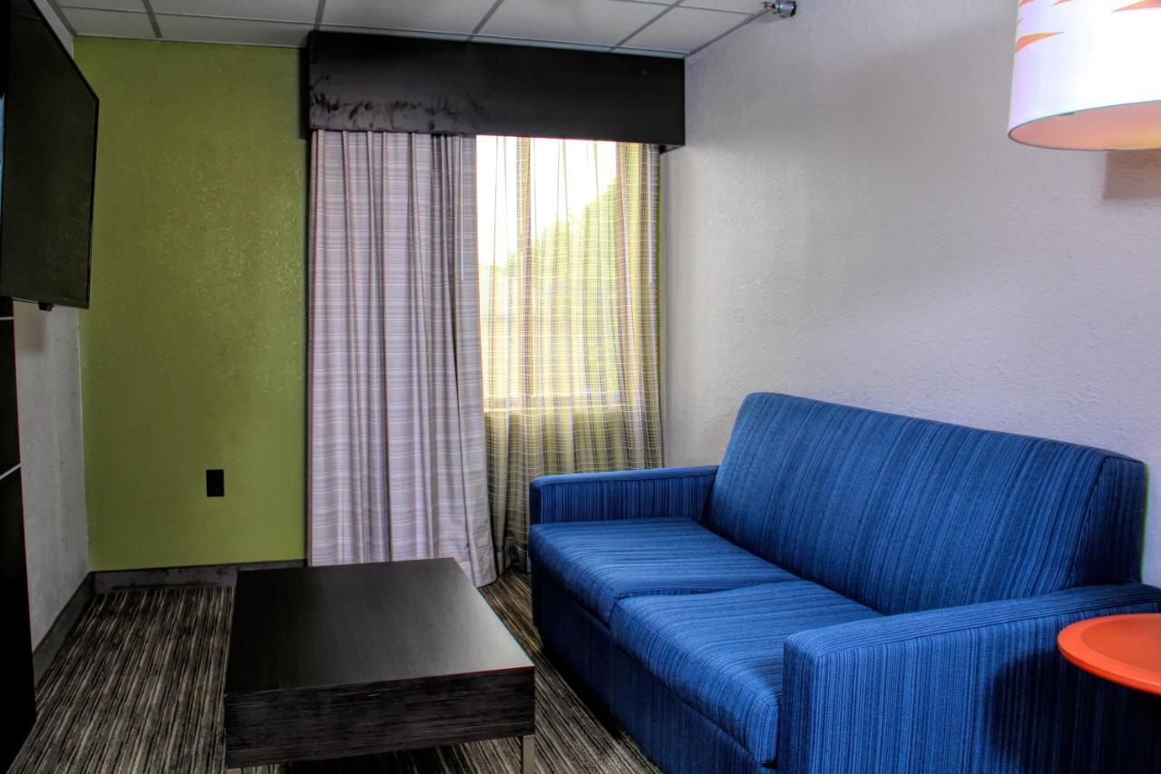 Queen Suite at Holiday Inn Express Rochester - Greece by IHG
