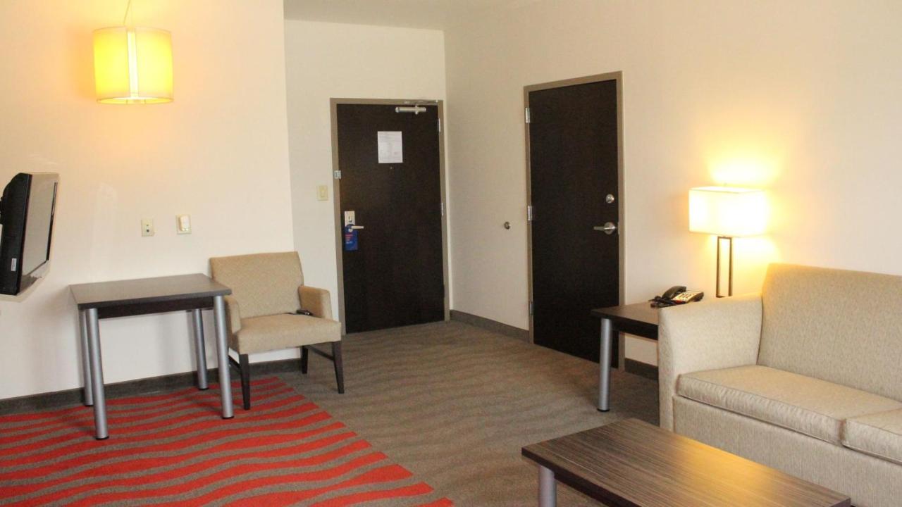 King Suite - Non-Smoking at Holiday Inn Express Hotel & Suites Rockingham by IHG