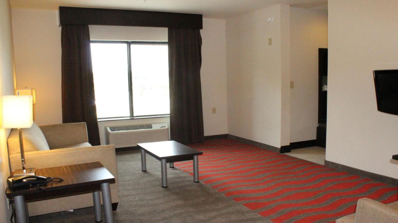 King Suite - Non-Smoking at Holiday Inn Express Hotel & Suites Rockingham by IHG