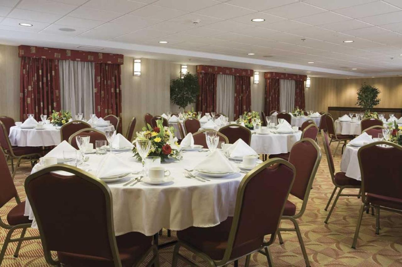 | Holiday Inn Express & Suites Charlottesville - Ruckersville, an IHG Hotel