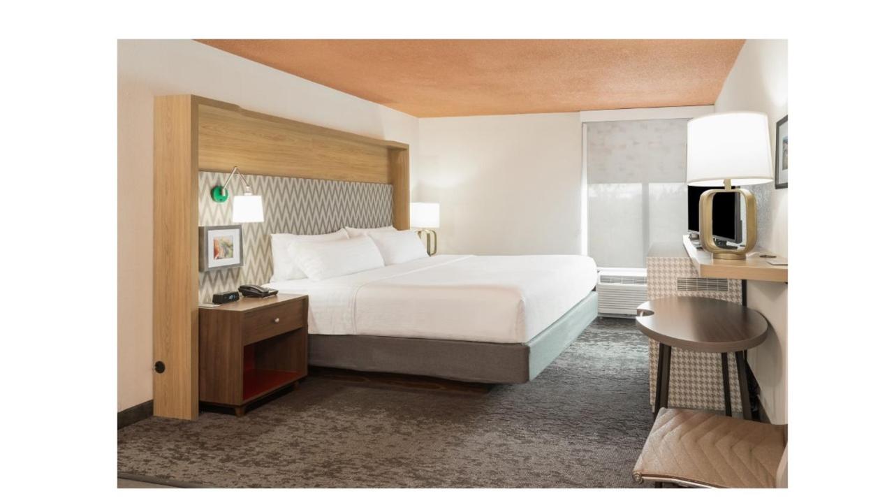 | Holiday Inn Roanoke - Valley View, an IHG Hotel