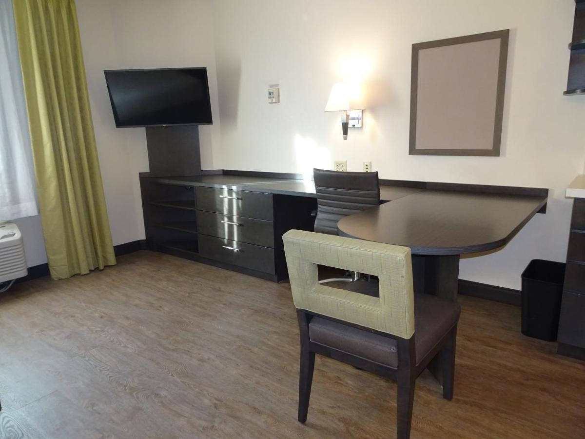 Room Selected at Check-In - Non-Smoking at Candlewood Suites Glen Allen-Short Pump by IHG