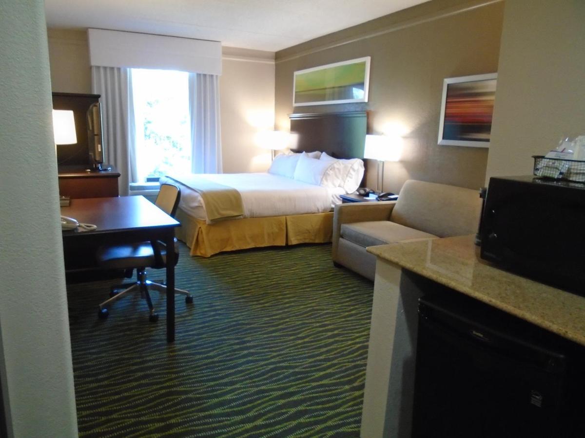 | Holiday Inn Express Hotel & Suites Midlothian Turnpike, an IHG Hotel