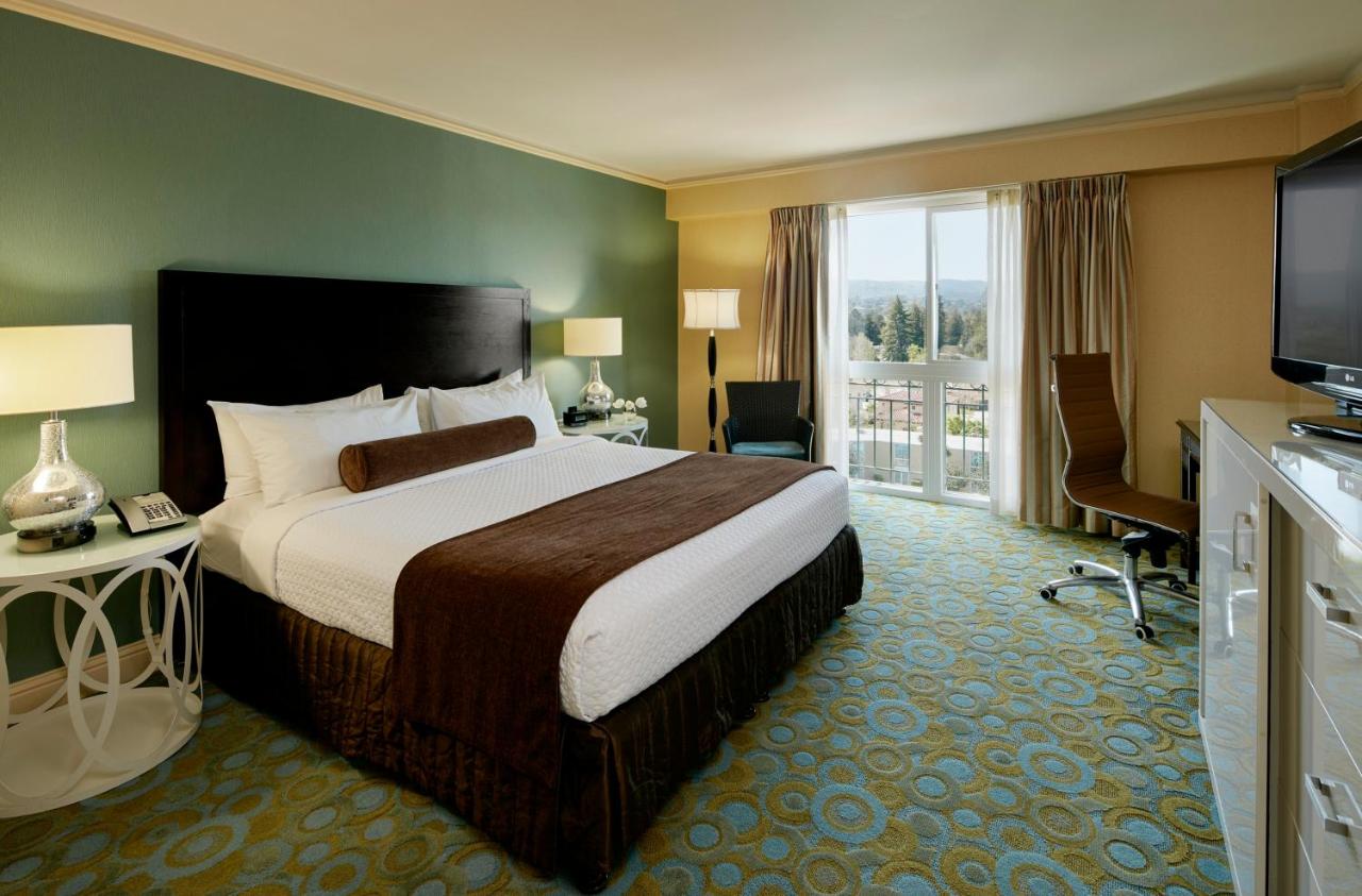 King Room at Crowne Plaza Cabana, Palo Alto, an IHG Hotel