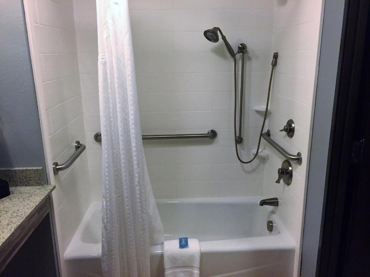 Suite - Mobility Access/Hearing Accessible at Holiday Inn Express & Suites Perry-National Fairground Area, an IHG Hotel