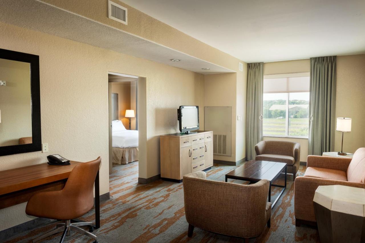  | Holiday Inn San Antonio Nw - Seaworld Area