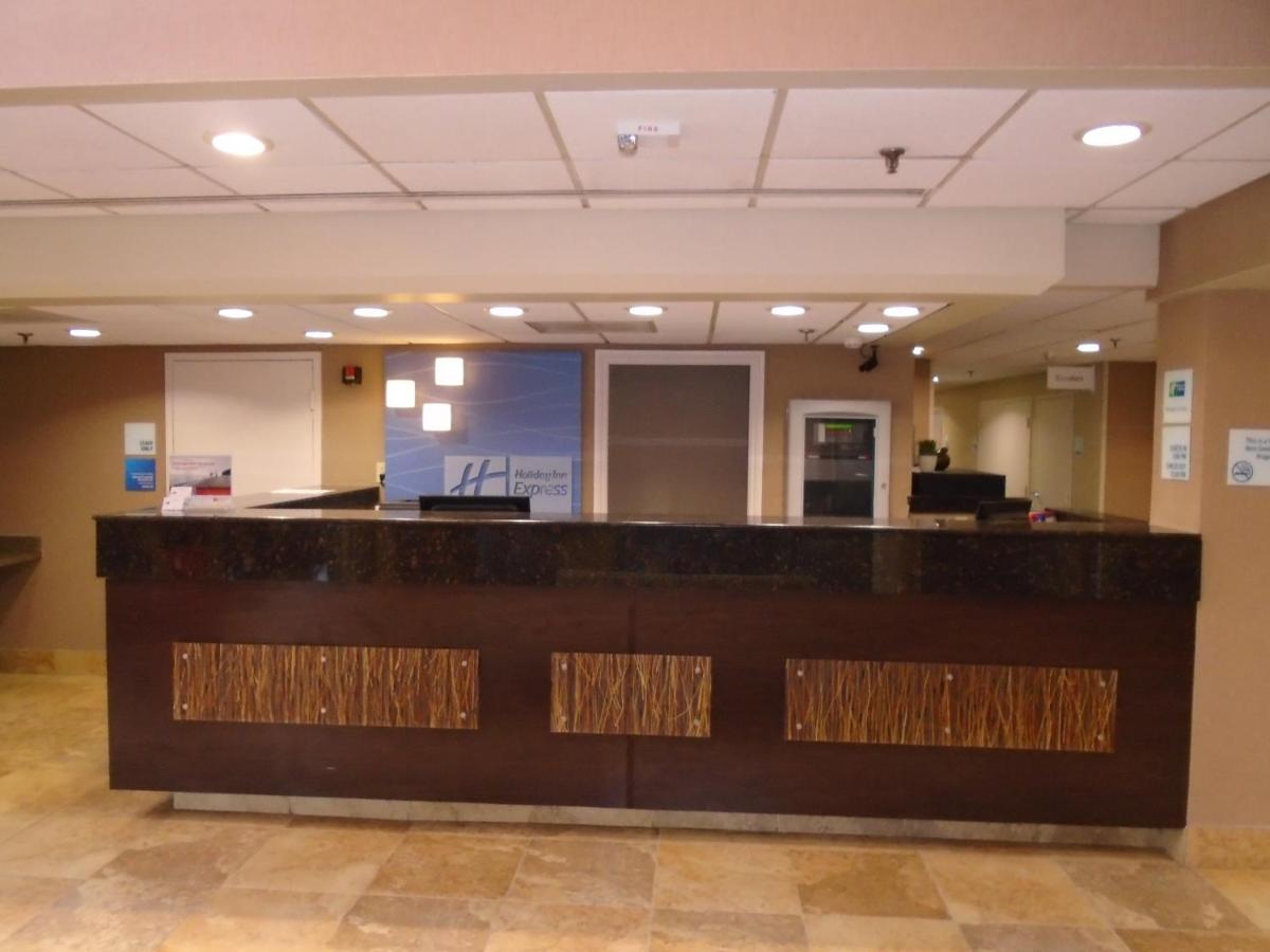 | Holiday Inn Express Hotel & Suites Midlothian Turnpike, an IHG Hotel