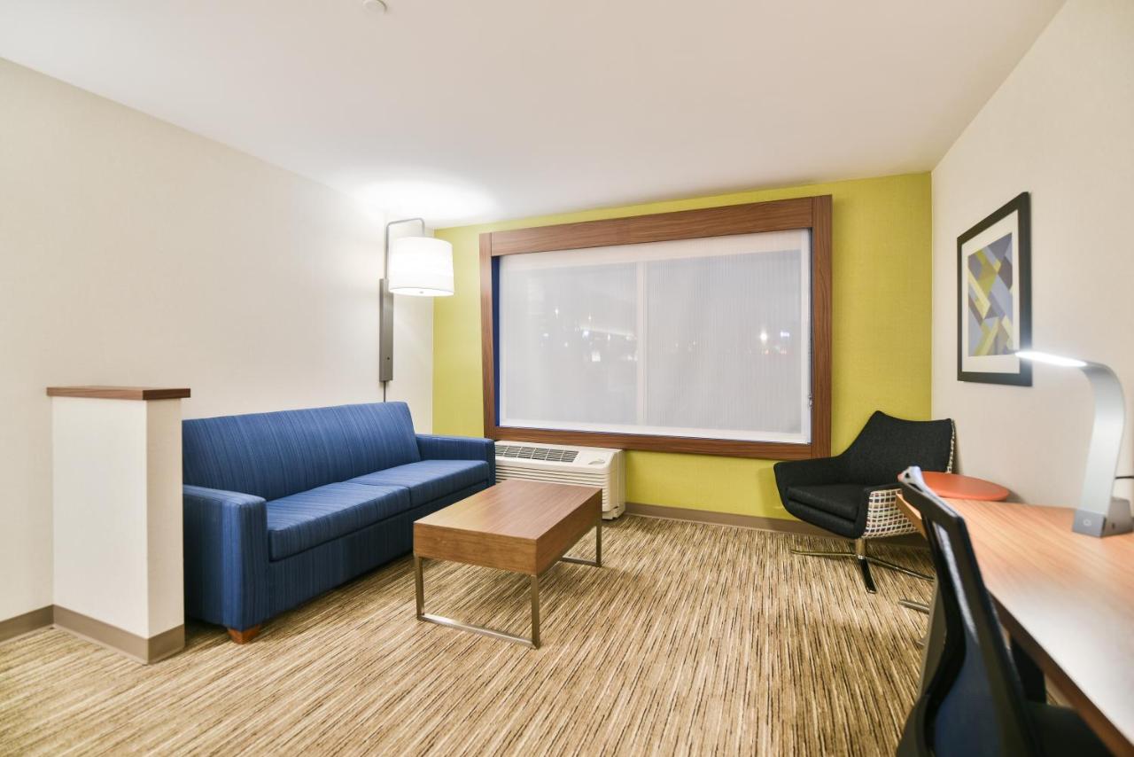 King Suite - Non-Smoking at Holiday Inn Express and Suites-Lehi - Thanksgiving Point by IHG