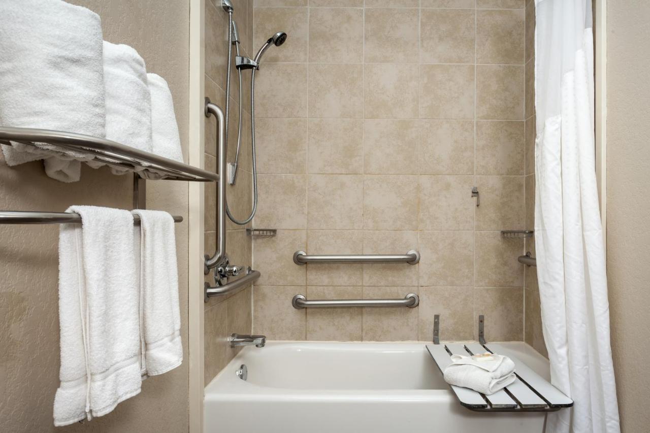 Deluxe King Room - Mobility Access at Holiday Inn San Antonio Seaworld, an IHG Hotel