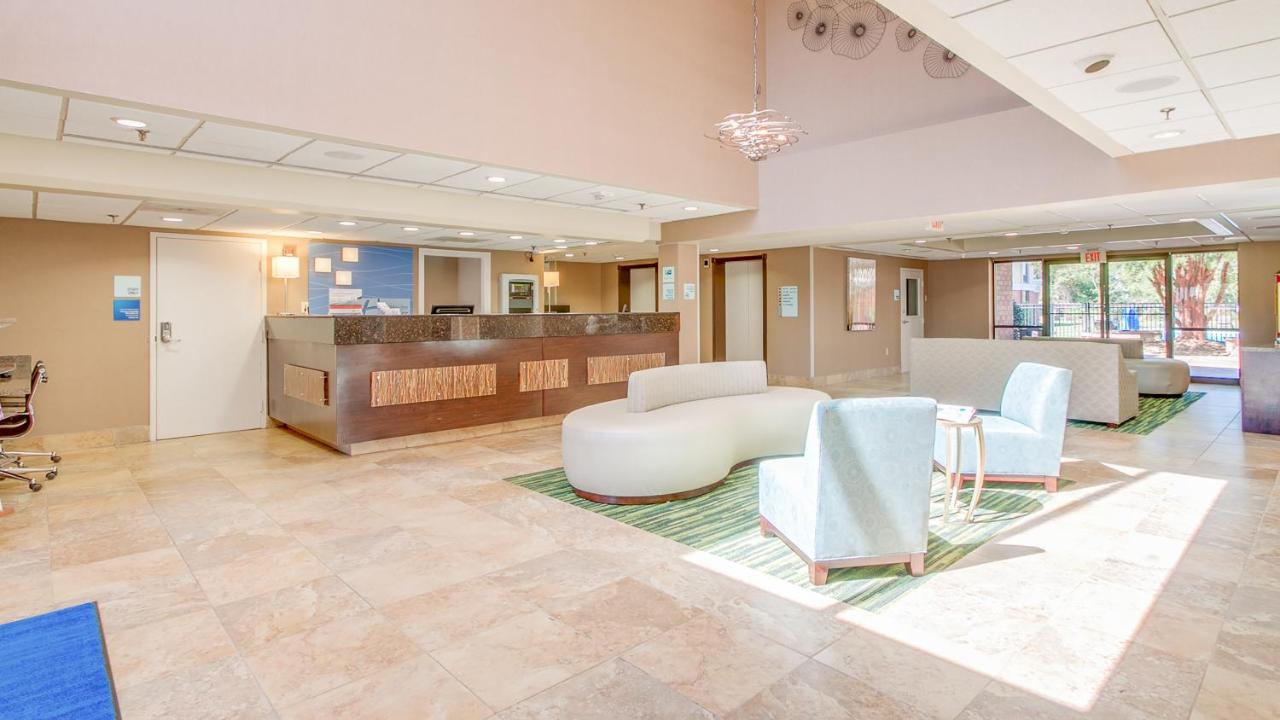 | Holiday Inn Express Hotel & Suites Midlothian Turnpike, an IHG Hotel