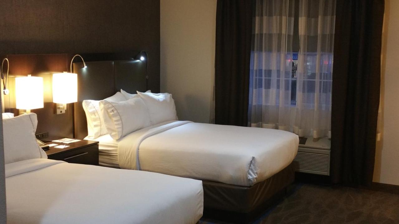 | Holiday Inn Express & Suites Santa Clara, an IHG Hotel