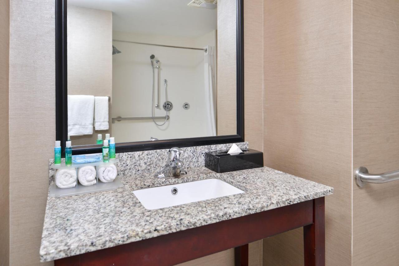 | Holiday Inn Express Canandaigua, an IHG Hotel