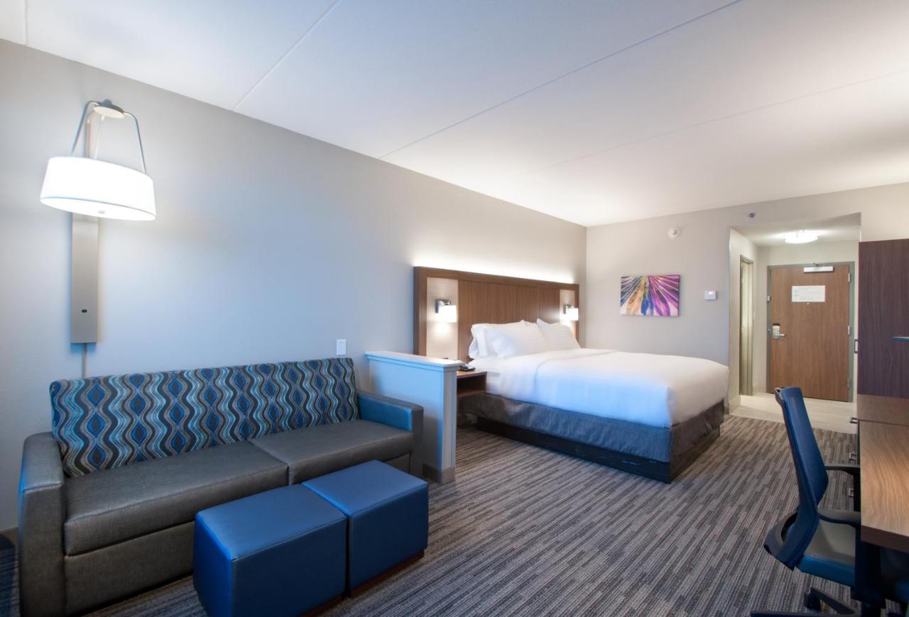 Business Suite - Non/Smoking at Holiday Inn Express Quantico - Stafford by IHG
