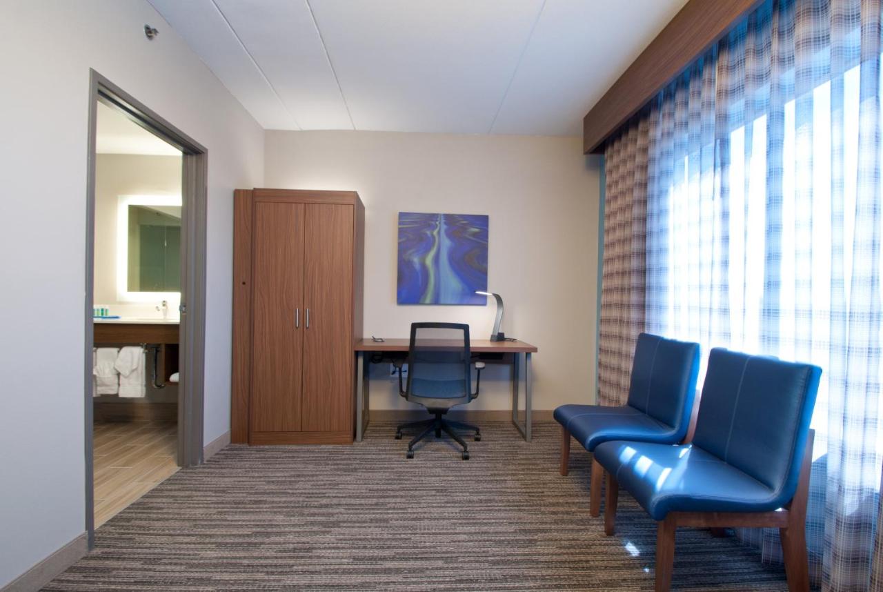 One-Bedroom Suite at Holiday Inn Express Quantico - Stafford by IHG