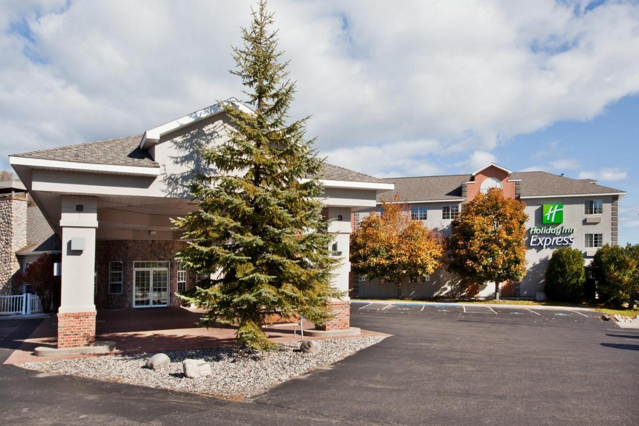 | Holiday Inn Express Lake Front - St Ignace, an IHG Hotel