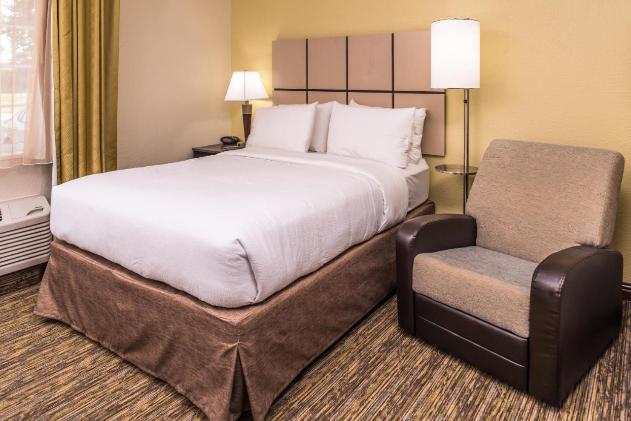 | Candlewood Suites Kansas City, an IHG Hotel