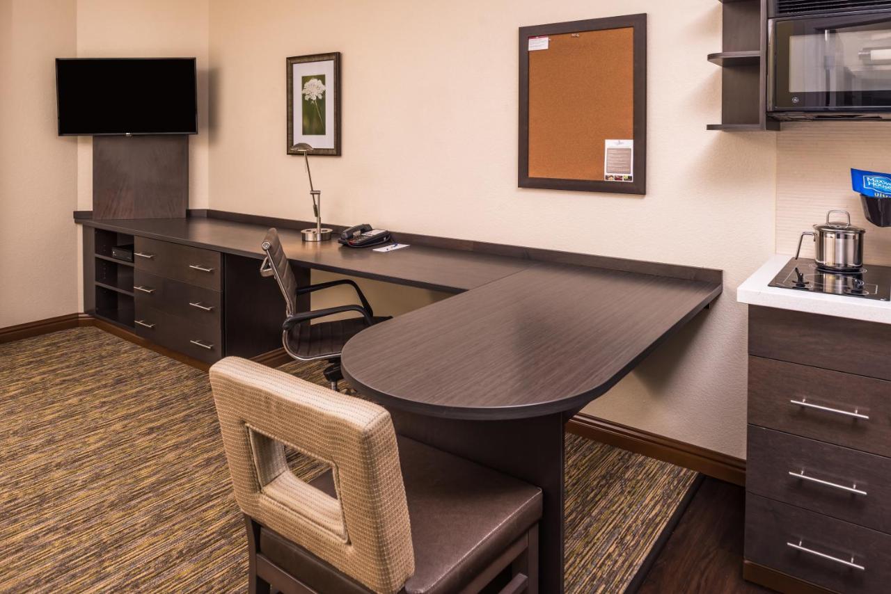 | Candlewood Suites Kansas City, an IHG Hotel