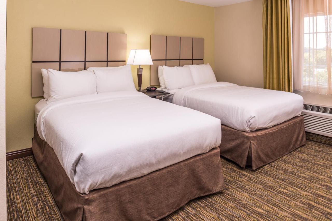 | Candlewood Suites Kansas City, an IHG Hotel