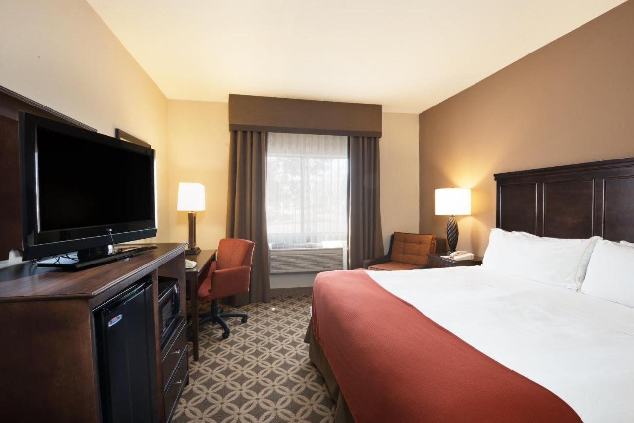 King Room - Non-Smoking at Holiday Inn Express Show Low by IHG
