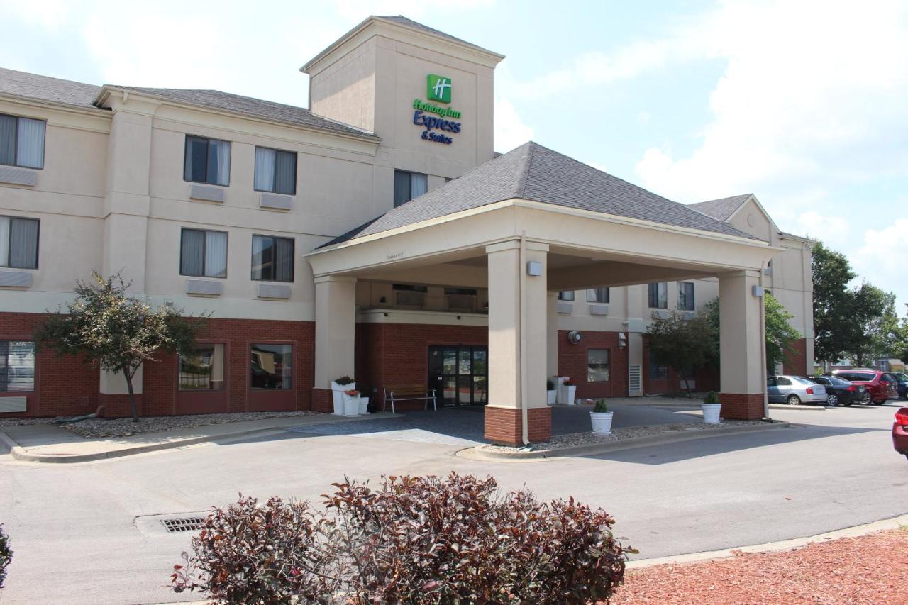 | Holiday Inn Express Kansas City Liberty Missouri, an IHG Hotel