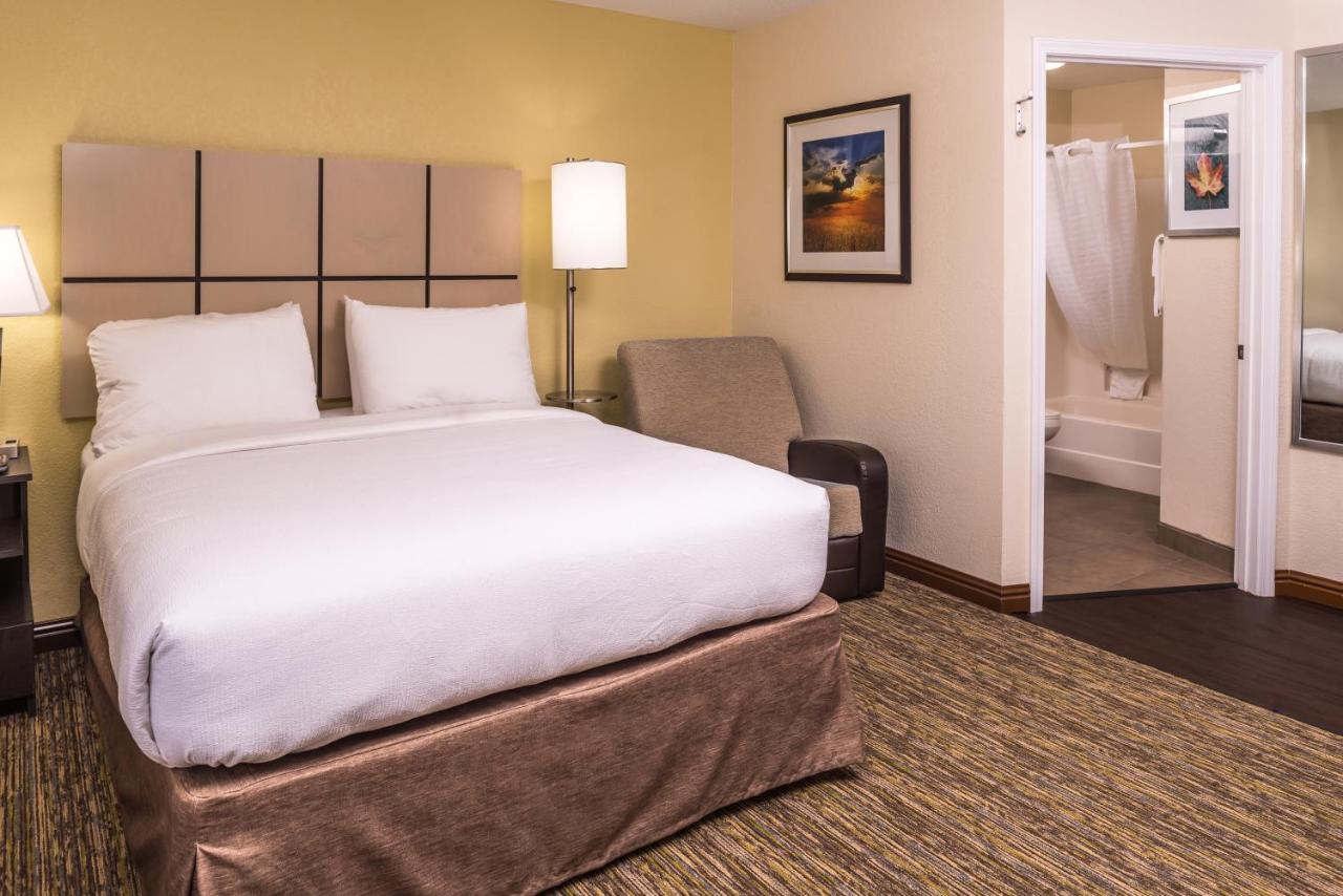  | Candlewood Suites Kansas City, an IHG Hotel