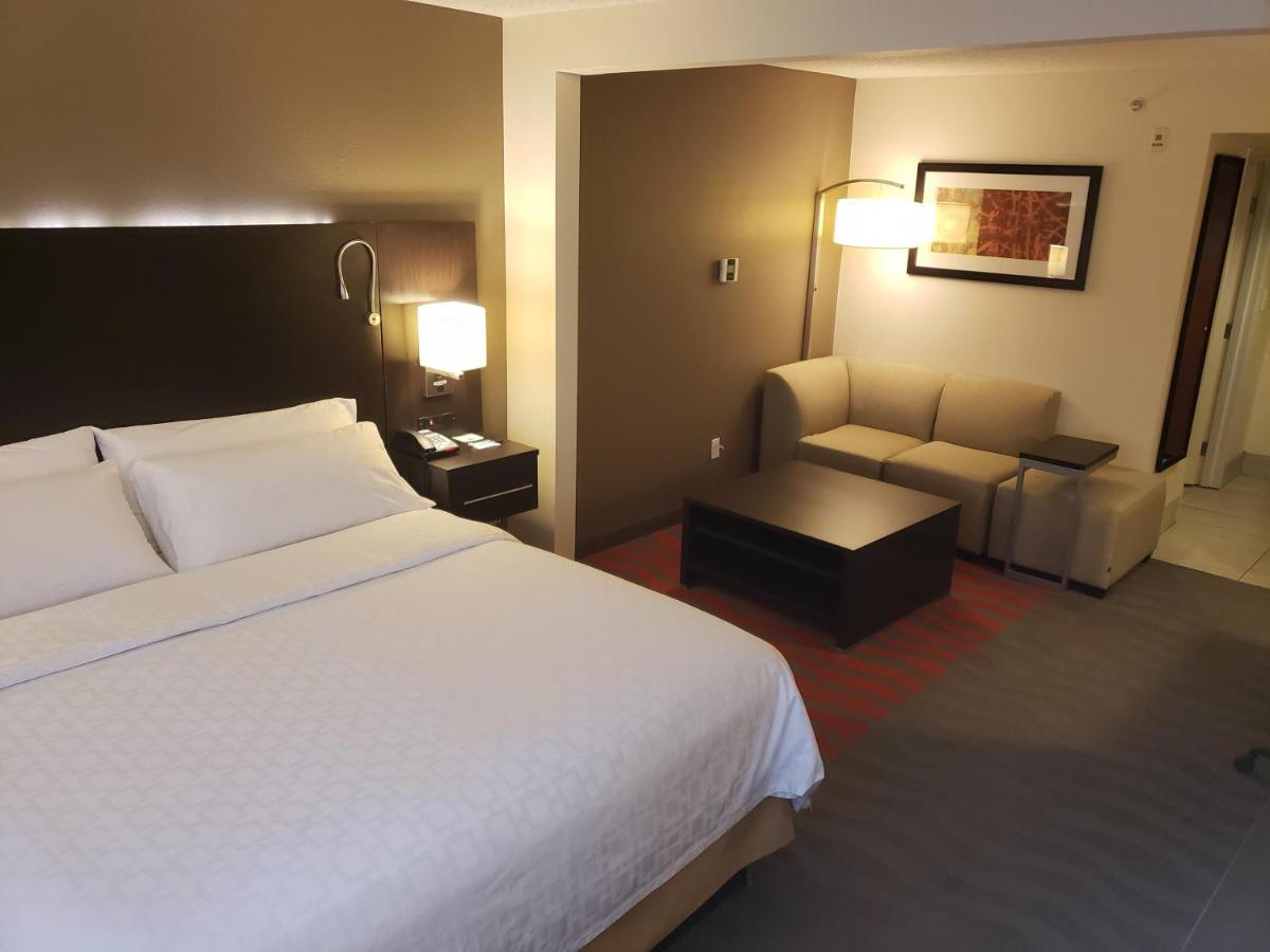 King Room - Disability Access/Non-Smoking at Holiday Inn Express Portland West/Hillsboro by IHG