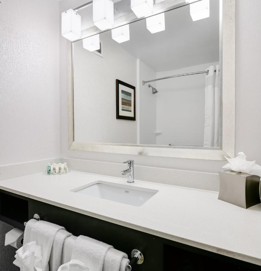 King Room at Holiday Inn Hotel & Suites Overland Park-West, an IHG Hotel