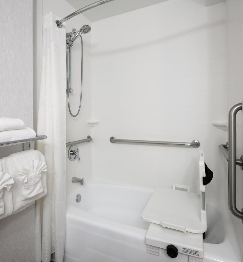 | Holiday Inn Hotel & Suites Overland Park-West, an IHG Hotel